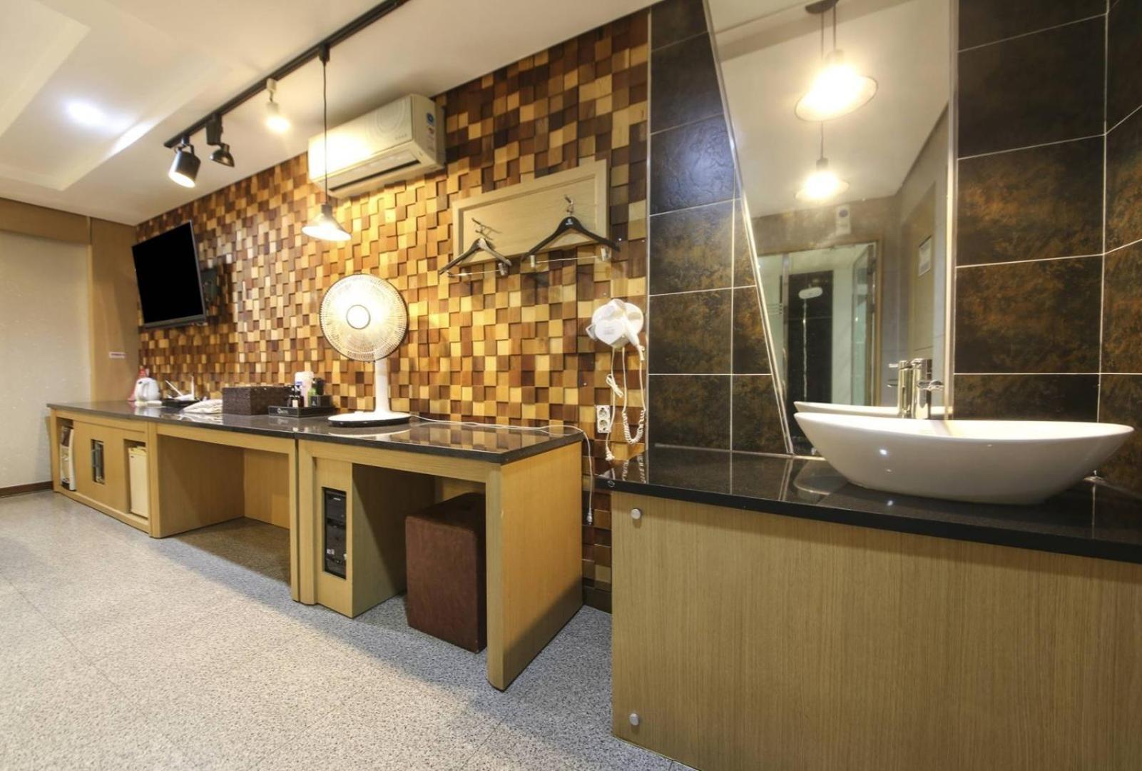 Q5 Hotel Busan Songdo Eksteriør billede