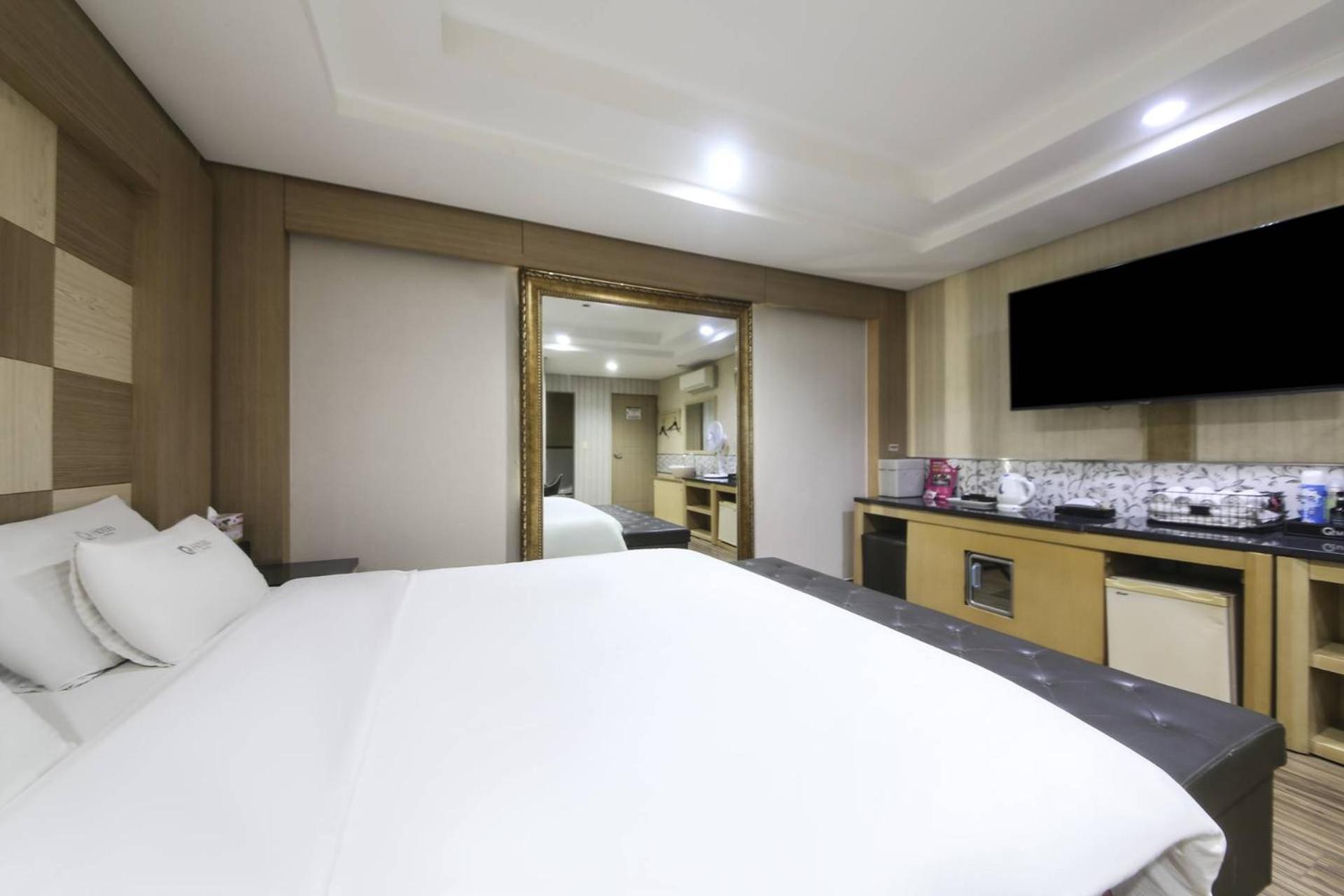Q5 Hotel Busan Songdo Værelse billede