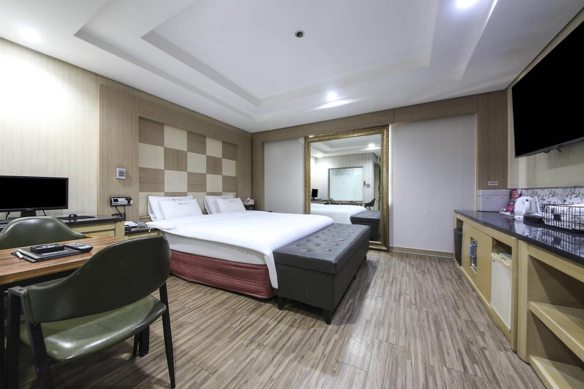 Q5 Hotel Busan Songdo Værelse billede