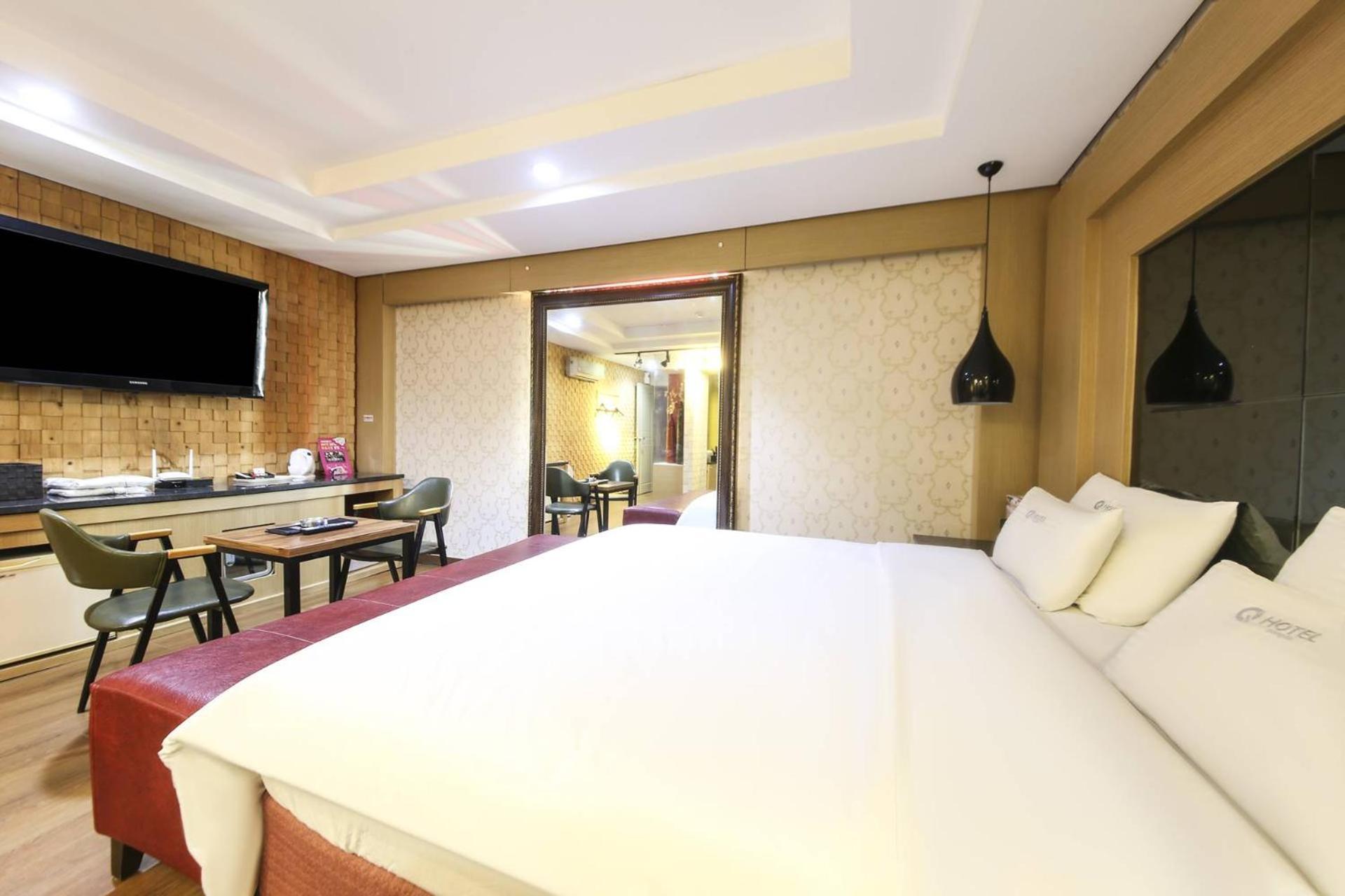 Q5 Hotel Busan Songdo Værelse billede