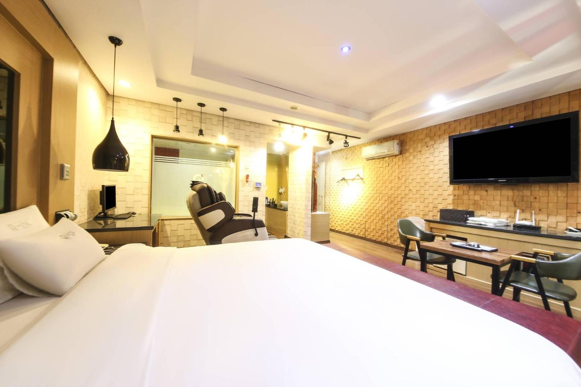 Q5 Hotel Busan Songdo Værelse billede